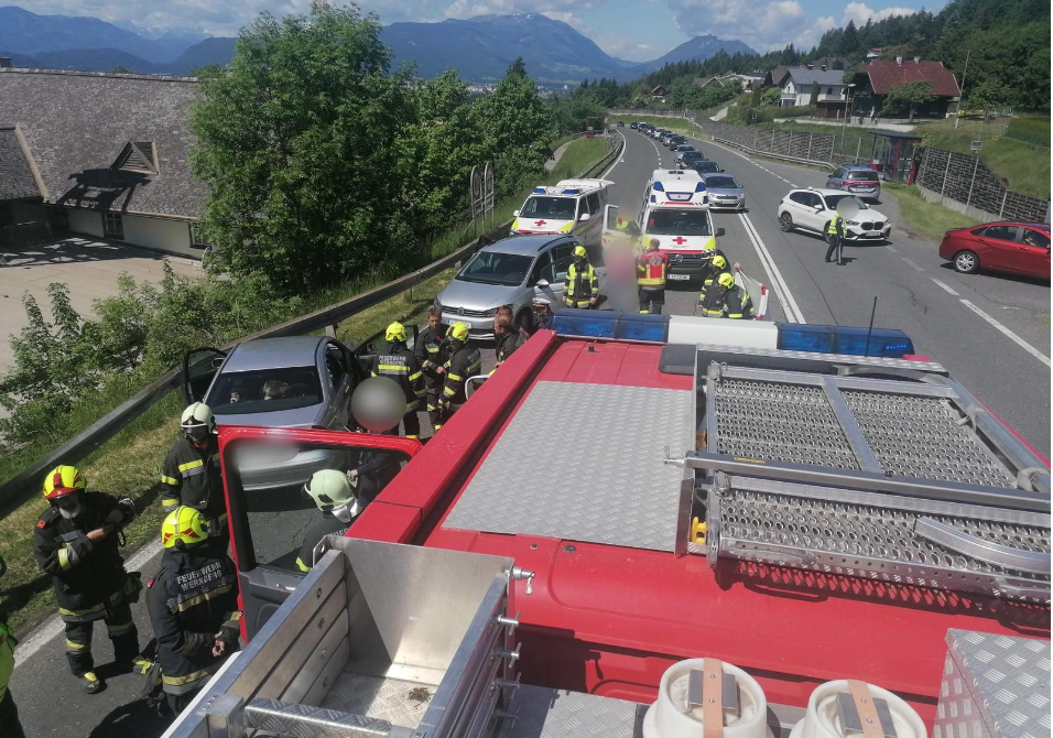 Verkehrsunfall B83 in Wernberg